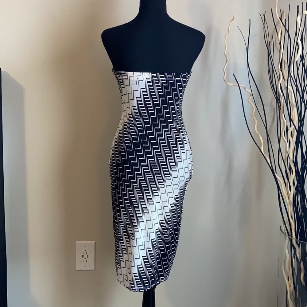 Love Chesley Dress - Picture 3 of 5
